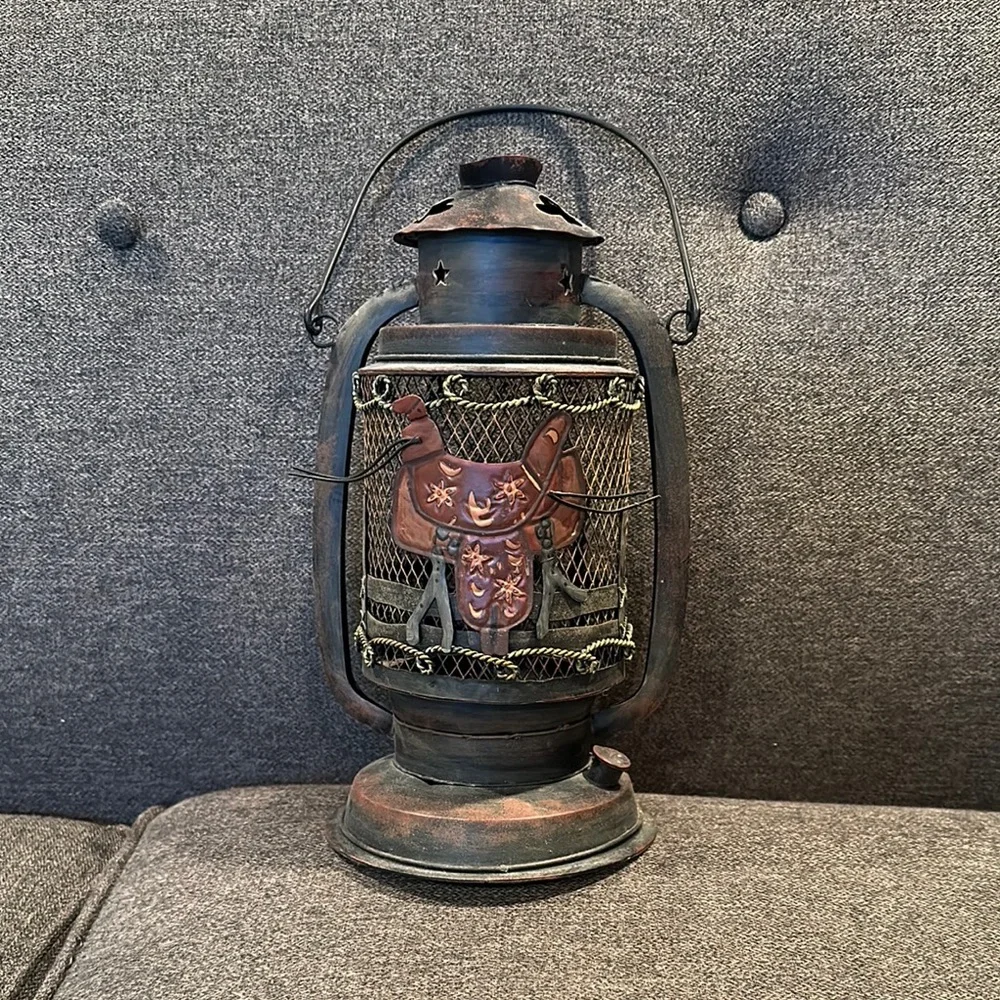 Western Saddle Lantern